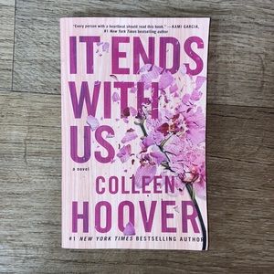 It Ends With Us Colleen Hoover Paperback